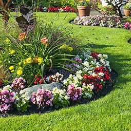 Avon Plastics, Inc - MM23920 - 3 1/2"H x 20'L Master Gardener Landscape Edging (Includes a coupler & 5 stakes)